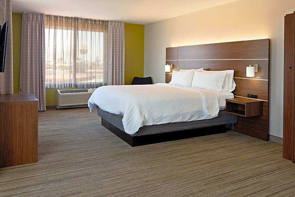 Holiday Inn Express Fresno South By IHG