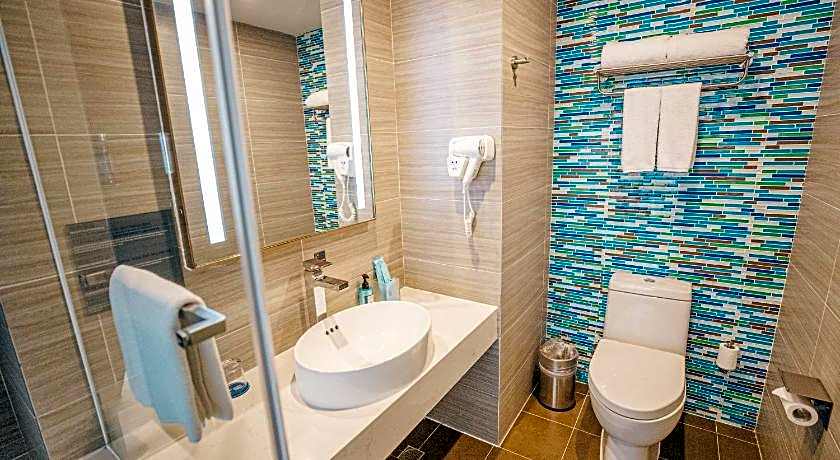 Holiday Inn Express Yingkou Onelong Plaza By IHG