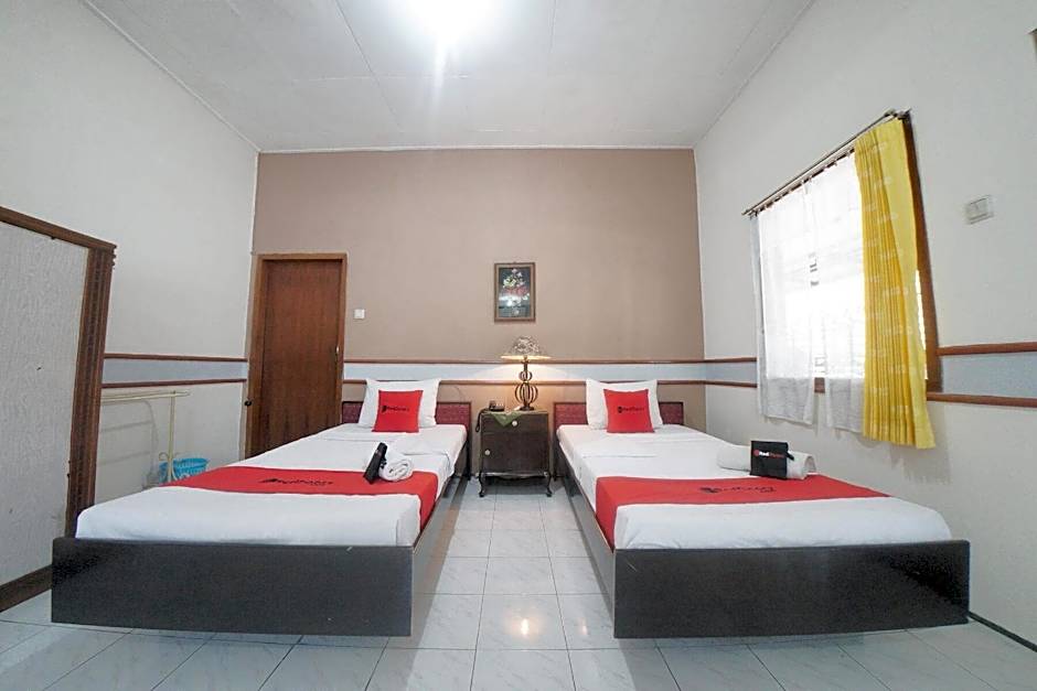 RedDoorz near Balai Kota Malang
