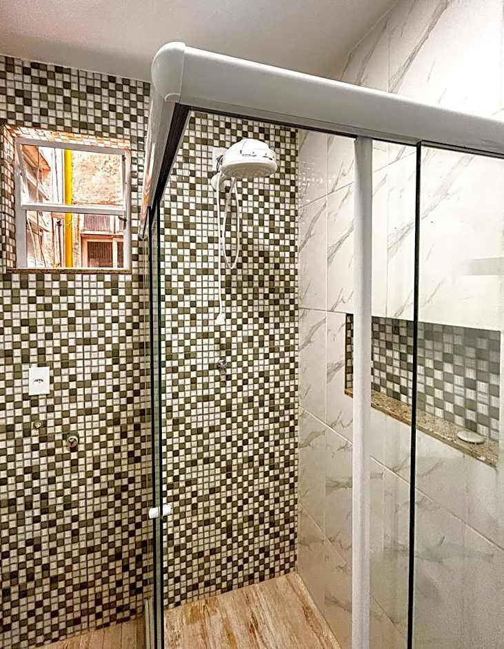 Ótimo studio c WiFi a 190m da Praia do Leme - RJ