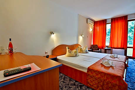 Standard Double Room with Balcony (2 Adults)