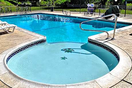 Travelodge by Wyndham Red Bluff South of Redding