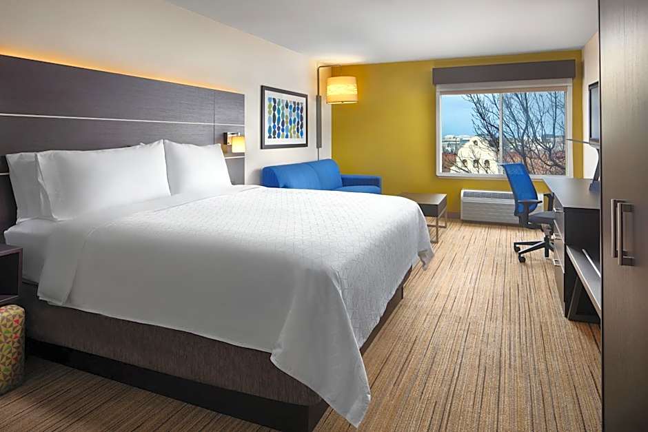 Holiday Inn Express Hotel & Suites Belmont By IHG