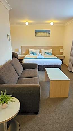 Deluxe One-Bedroom Townhouse