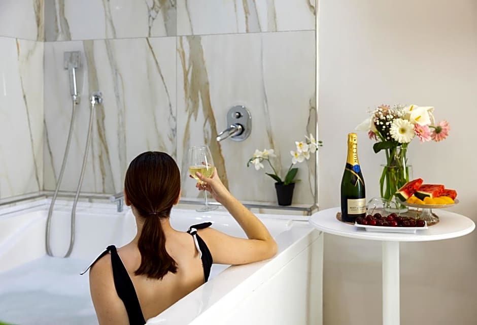 La Perla Luxury Rooms