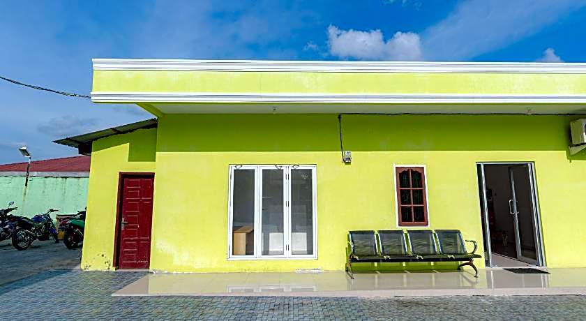 RedDoorz Syariah near UISU Medan