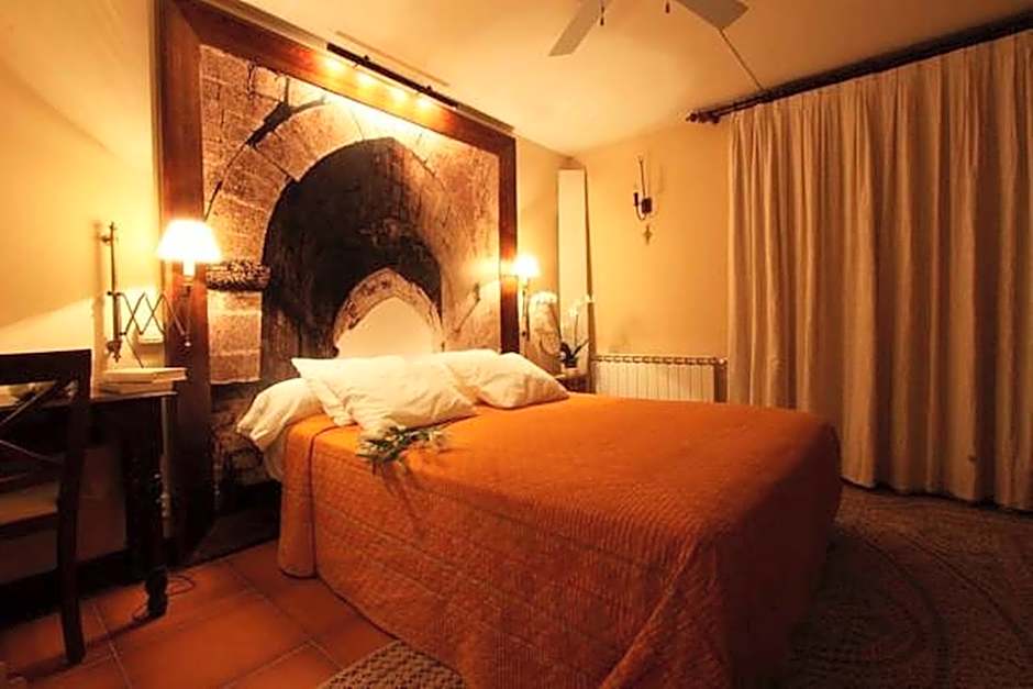 Photo 1 of 5 of 1 Double Bed or 2 Beds