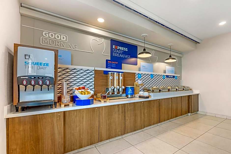 Holiday Inn Express Hotel & Suites Astoria By IHG