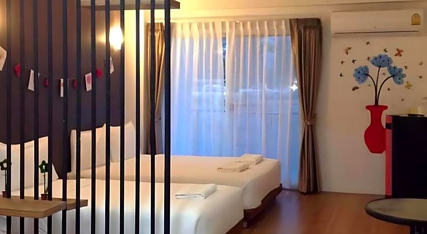 The Pride Hotel At Laemsing