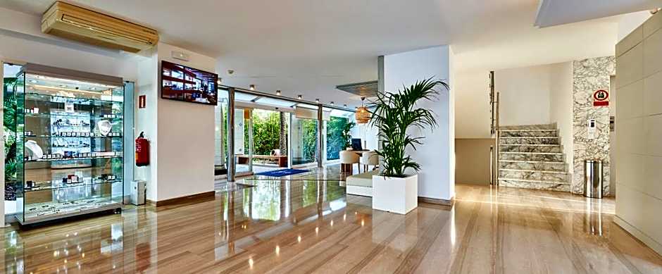 Globales Cala Bona Suites