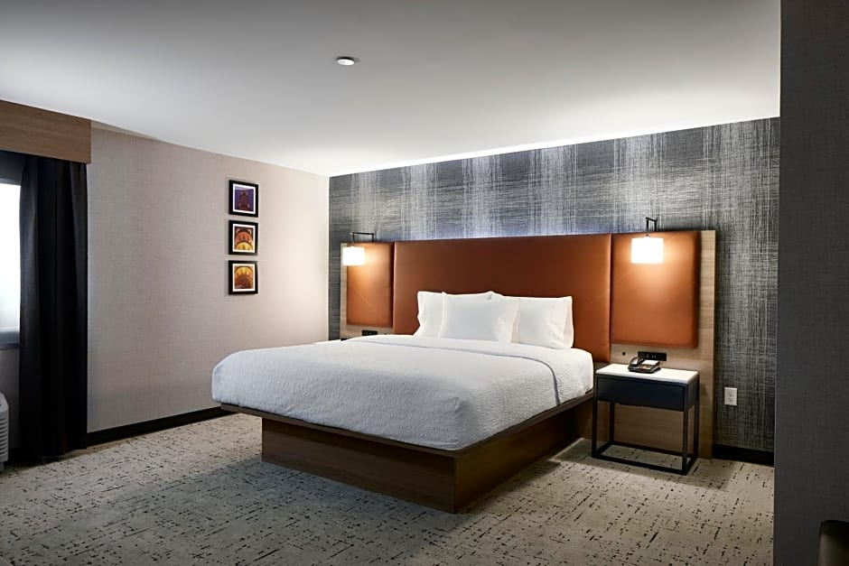 Hampton Inn Newark Airport