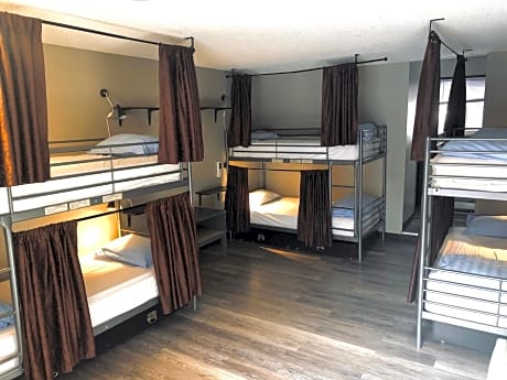 Bed in 6 Bed Female Dormitory Room with Ensuite Bathroom