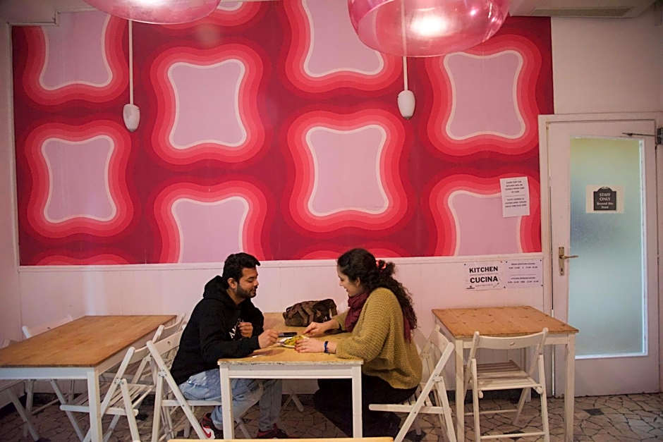 Sunflower City Student Hostel & Bar