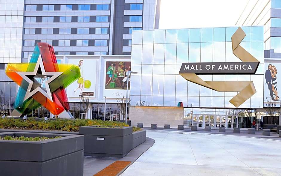 Holiday Inn Express & Suites Bloomington West By IHG