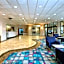 La Quinta Inn & Suites by Wyndham Secaucus Meadowlands