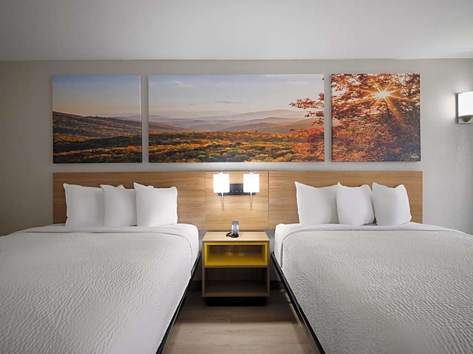 Days Inn by Wyndham Montgomery I-85