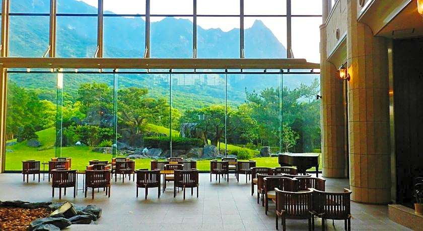 Yakushima Iwasaki Hotel