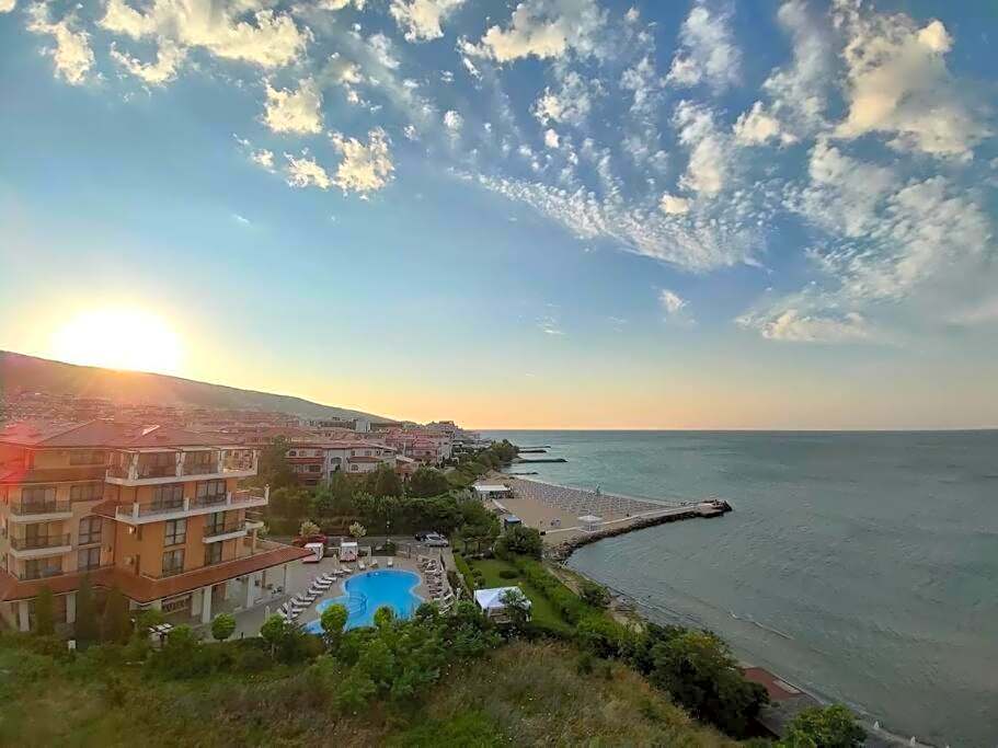 DELUXE Beach Apartment in Sveti Vlas