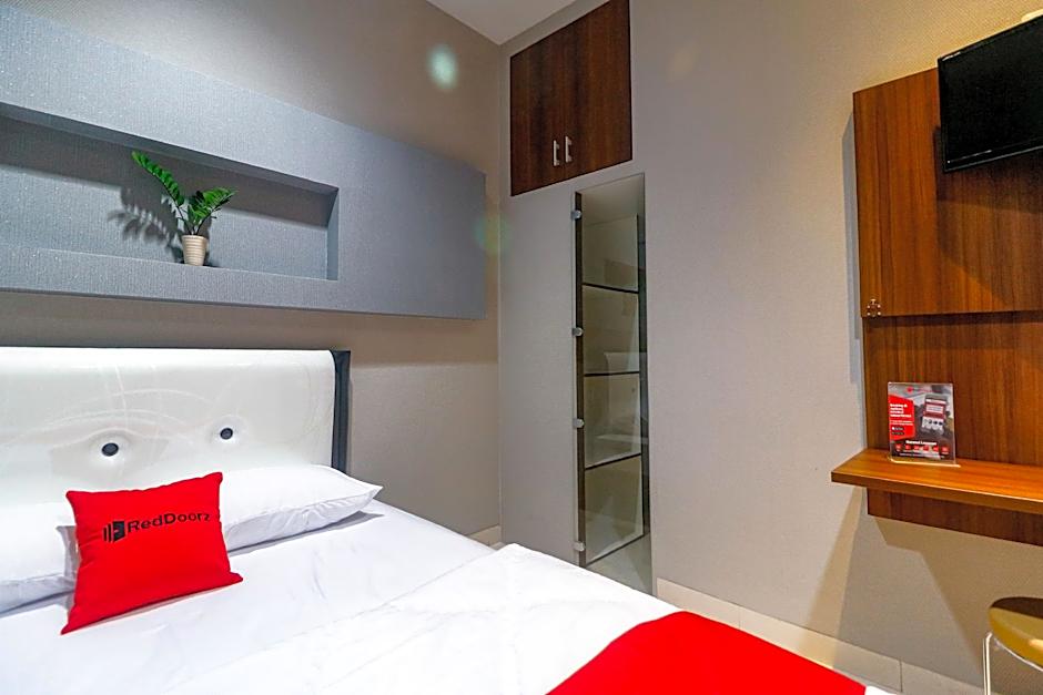 RedDoorz near Kebon Jeruk Jakarta