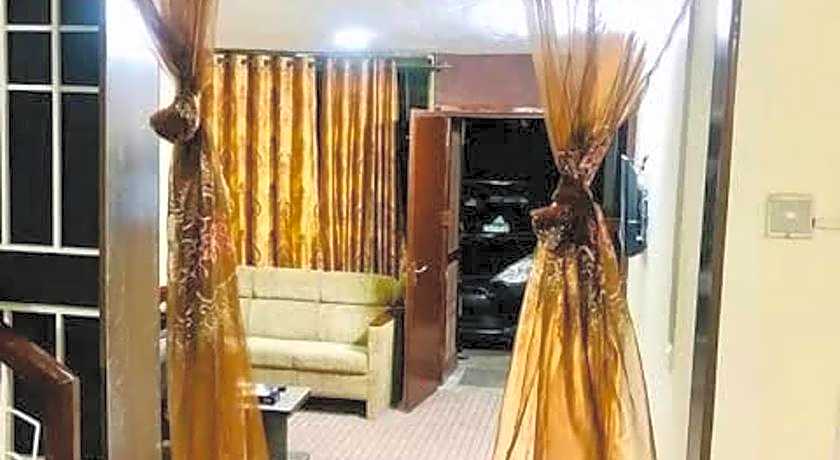 Luxury Moon Guest House – Islamabad, OH