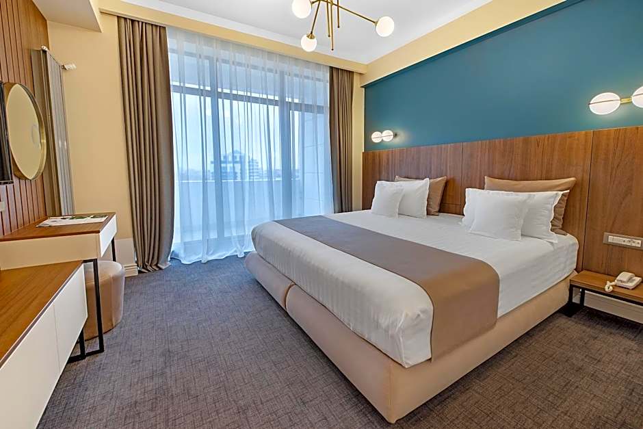 Oxford Hotel & Conference Center