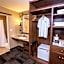 Carlton Oaks Lodge, an Ascend Collection Hotel