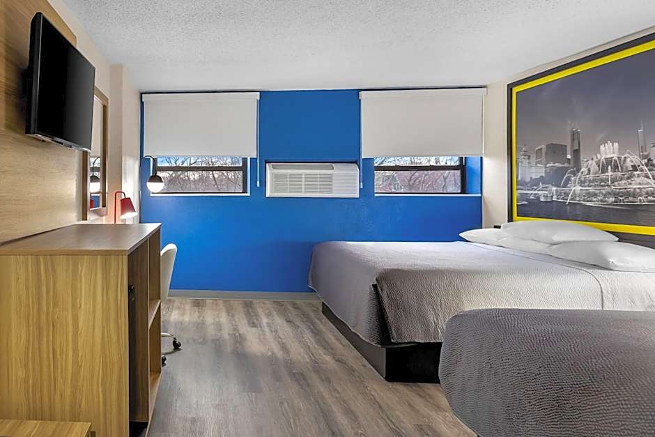 Super 8 by Wyndham Chicago IL