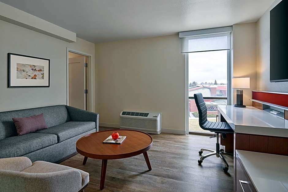 Delta Hotels by Marriott Denver Thornton