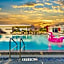 Hot tub & Rooftop pool- Near Beach