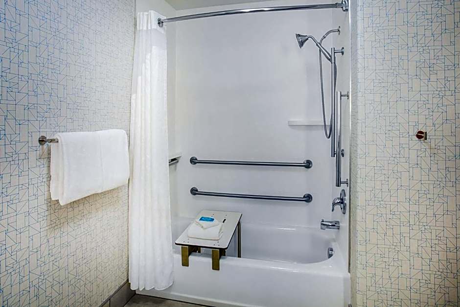 Holiday Inn Express Hotel & Suites Cedar City By IHG