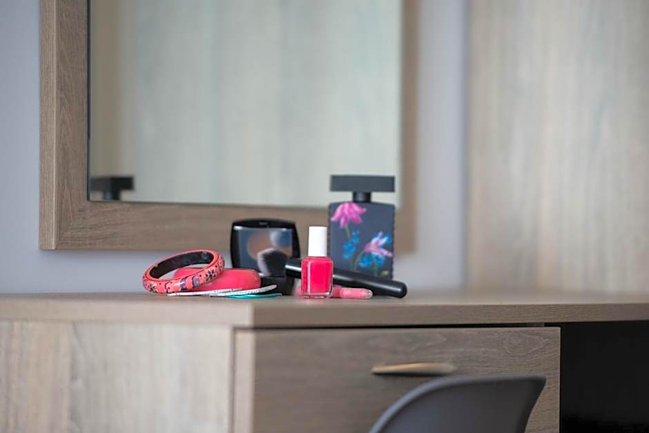 Grand Dodo's Triada Seaview Studios