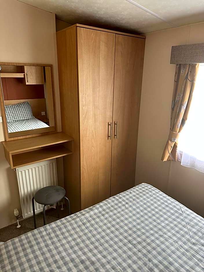Phoenix caravan hire, Trecco bay