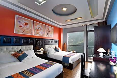 Family Room with Mountain View