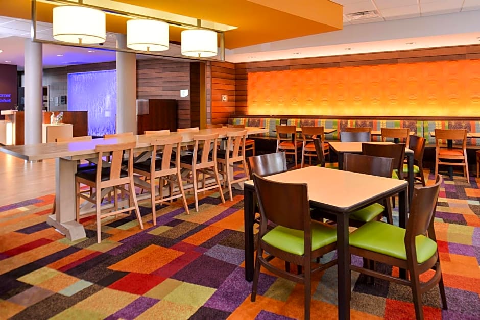 Fairfield Inn and Suites by Marriott Calhoun