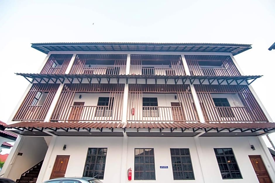 Wan Danisha Villa Inn