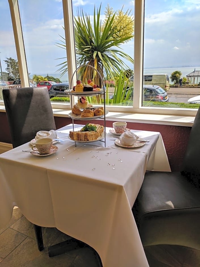 Muthu Westcliff Hotel (Near London Southend Airport)