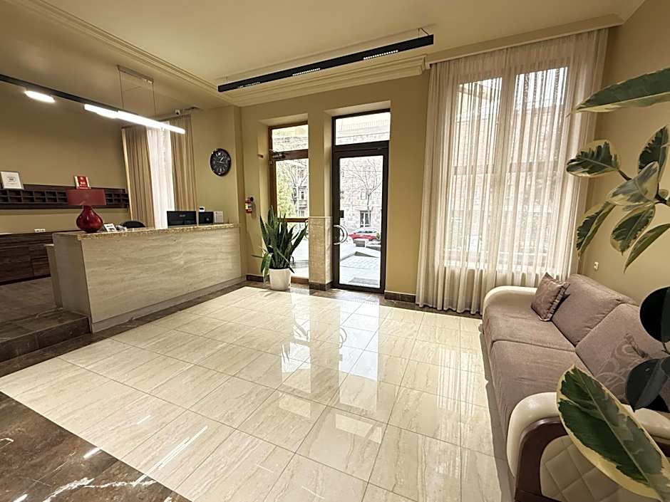 Yerevan Deluxe Hotel