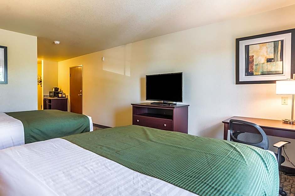 Cobblestone Hotel & Suites - Torrington