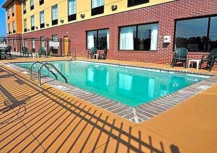 Comfort Inn & Suites Atoka-Millington