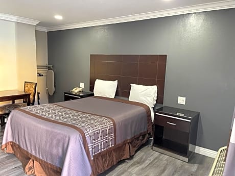 Queen Room - Disability Access