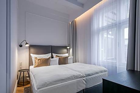 Junior Suite with Spa Bath and Terrace