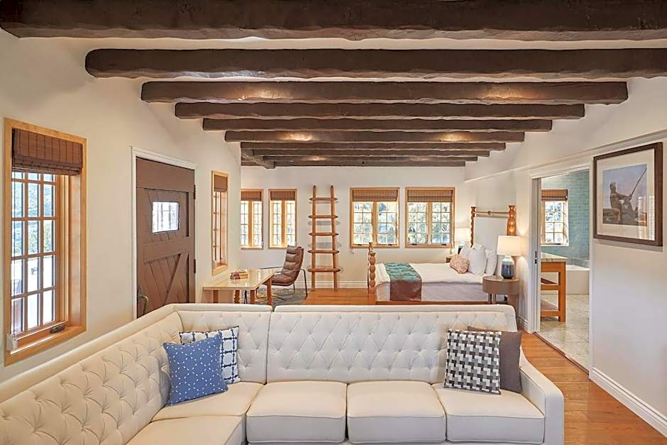 Zane Grey Pueblo Hotel