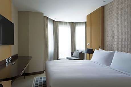 Premier King Suite