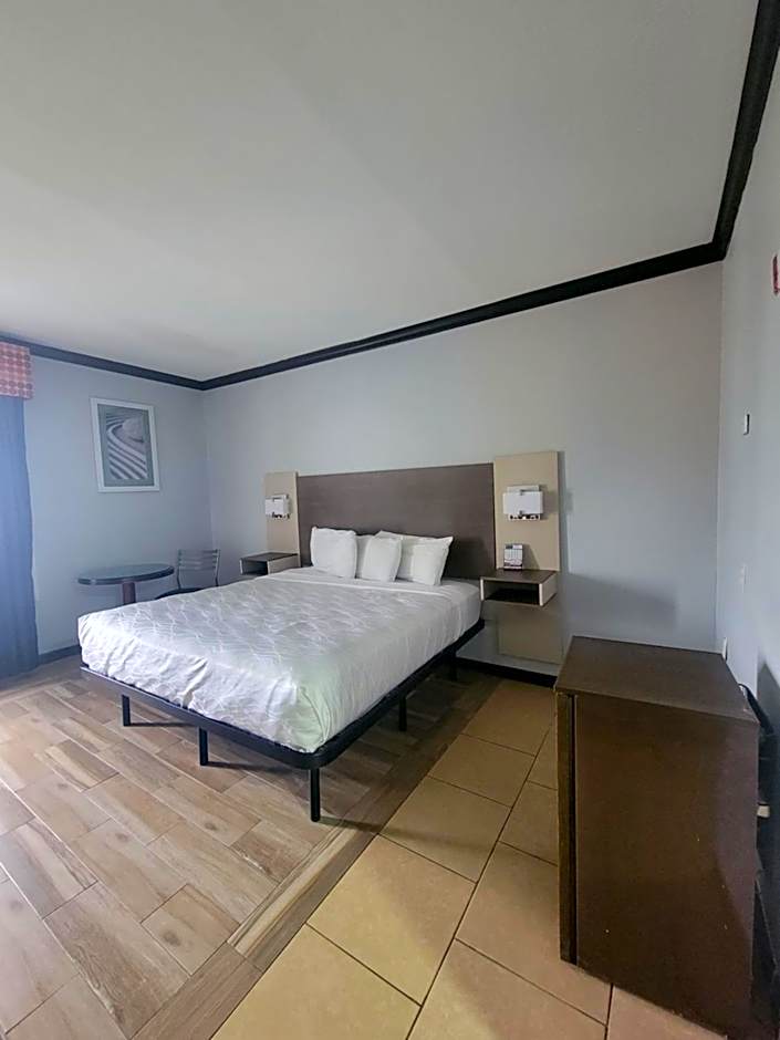 Blue Bay Inn And Suites