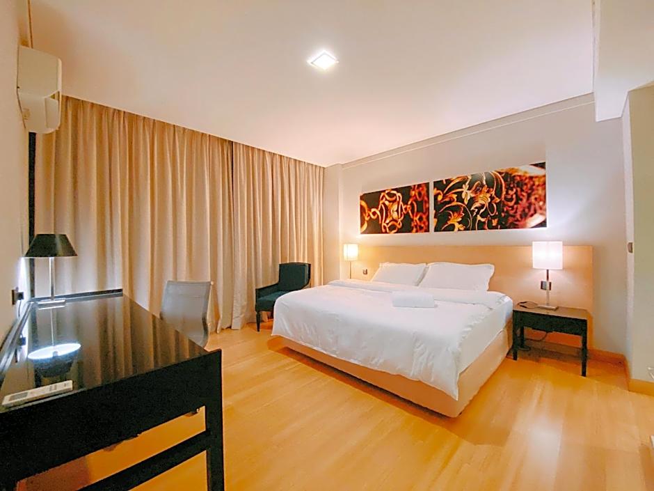 Straits Suite by C Homestay Malacca