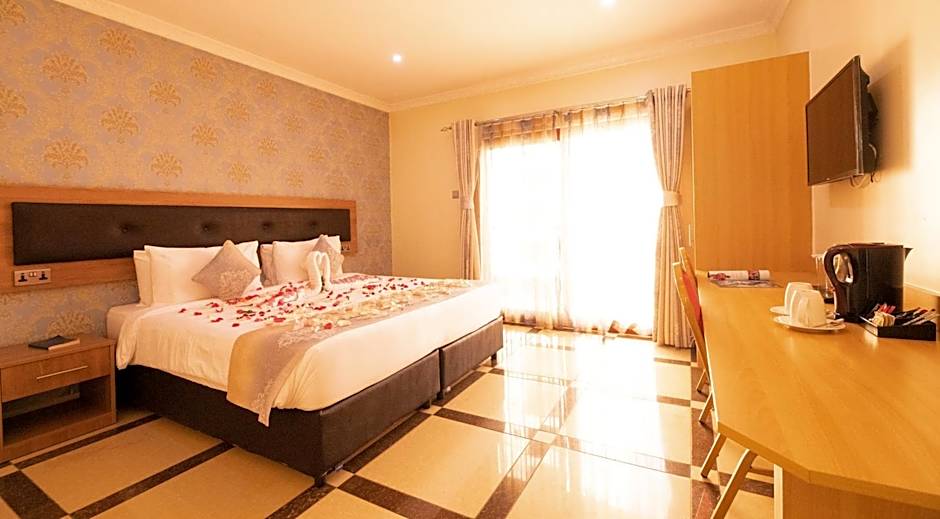 West Lerruat Hotel
