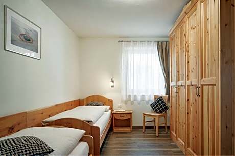 Two-Bedroom Apartment (6 Adults)