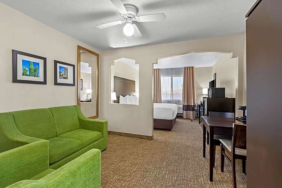 Comfort Inn & Suites Surprise Near Sun City West