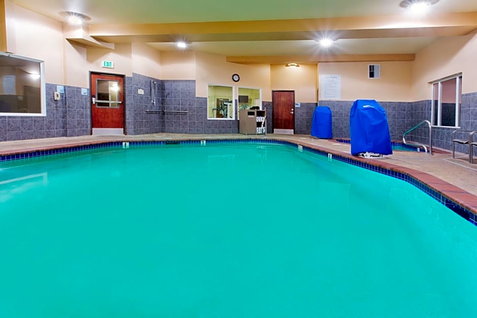 Holiday Inn Express Hotel & Suites Astoria, an IHG Hotel