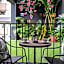 Noir Home